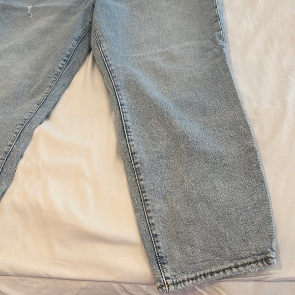Old Navy Women's Relaxed Jeans - Light Blue - Picture 5 of 6